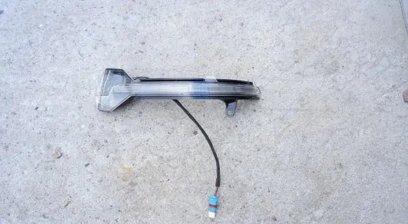 BMW 5 F10 F11 Mirror indicator light E0169101 135VVW
