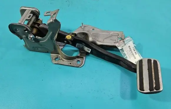 Ford Focus Pedal assembly LX6C-2D094-PA IMPRK1536462