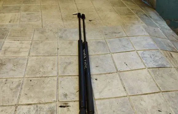Honda Civic Tailgate/trunk strut/damper