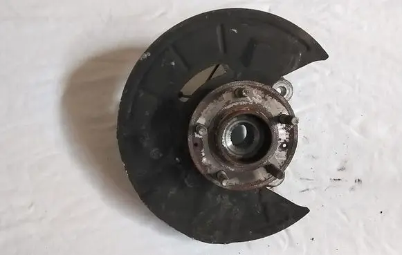 Opel Insignia B Front wheel hub 13507016