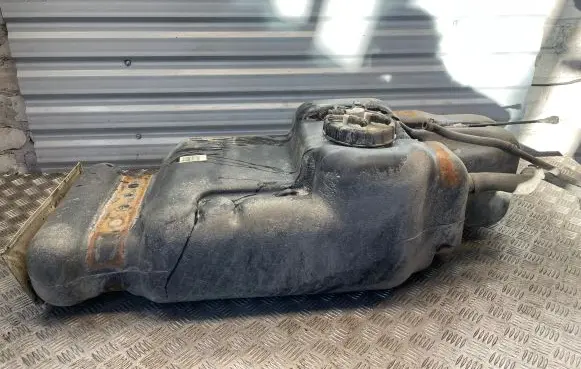 Nissan Pathfinder R51 Fuel tank 