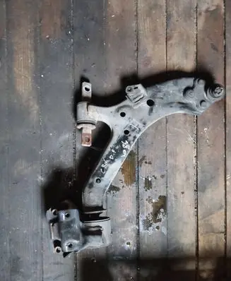 Honda CR-V Front lower control arm/wishbone