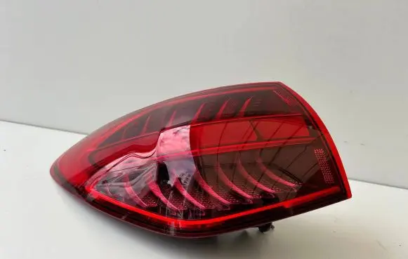 Mercedes-Benz C AMG W205 Rear/tail lights 2069060101