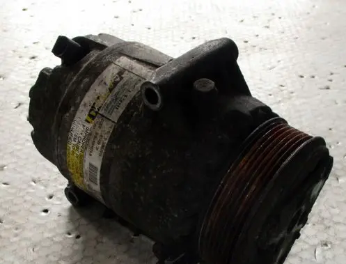 Renault Espace IV Air conditioning (A/C) compressor (pump) 8200067915