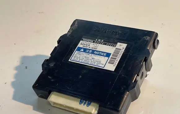 Toyota RAV 4 (XA50) Transfer box differential control unit 0795009191