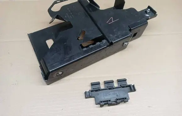 Skoda Octavia Mk3 (5E) Other engine bay part 5Q0906214D 01S2513