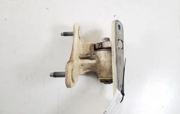 Mercedes-Benz E W212 Front door lower hinge A2047201837