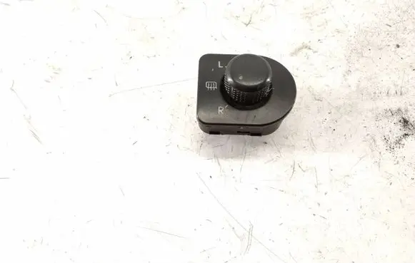 Volkswagen Golf IV Wing mirror switch