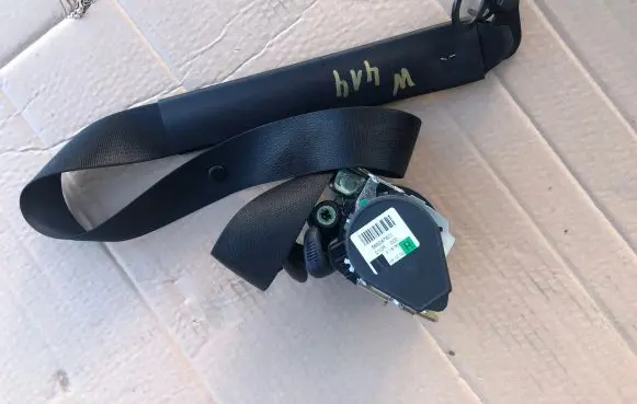 Mercedes-Benz Vaneo W414 Front seatbelt 566287601
