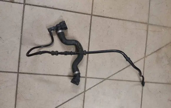 Mercedes-Benz S W222 Engine coolant pipe/hose A2225014391