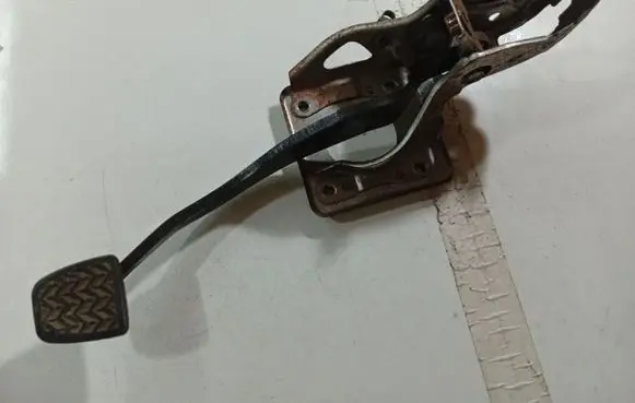 Toyota Corolla Verso AR10 Brake pedal 
