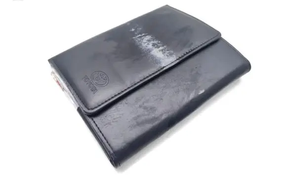 Toyota Auris E180 Owners service history hand book 
