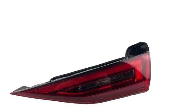 Audi A3 8Y Tailgate rear/tail lights 8Y0945308