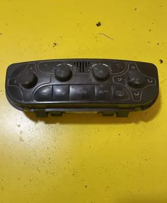 Mercedes-Benz C W203 Climate control unit A2098300085 2098300085