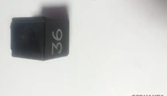 Volkswagen PASSAT B5 Other relay 3A0951307