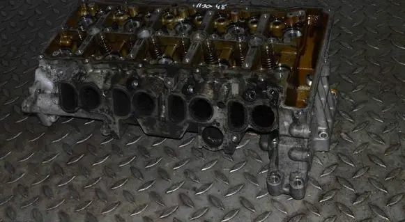 BMW 1 E81 E87 Engine head 7810196