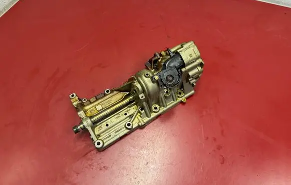 BMW X3 F25 Oil pump balance shaft 7610378 7632111 11277632111