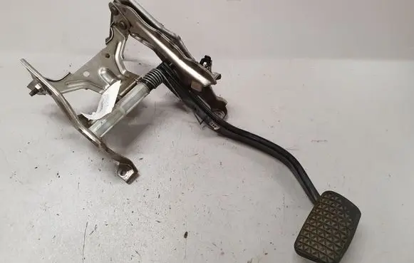 Opel Meriva A Brake pedal