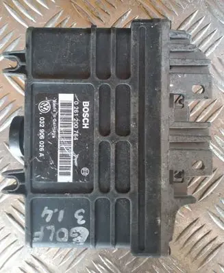 Volkswagen Golf III Engine control unit/module 0261200764 032906026A