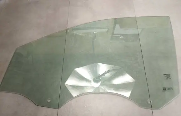 Volkswagen Amarok II Front door window glass four-door N1XBE21411AA