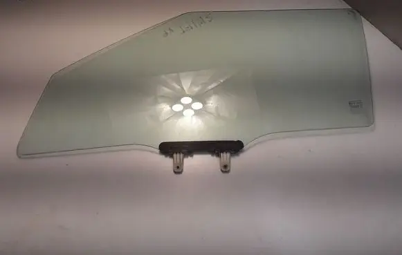 Suzuki Swift II Front door window glass four-door 8450268L00
