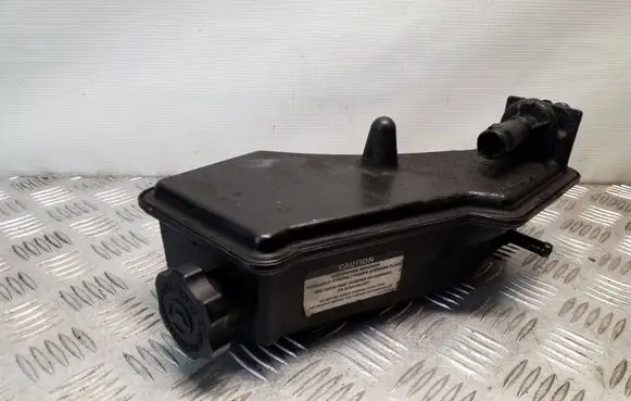 Jeep Grand Cherokee (WK) Power steering fluid tank/reservoir 05142893AA