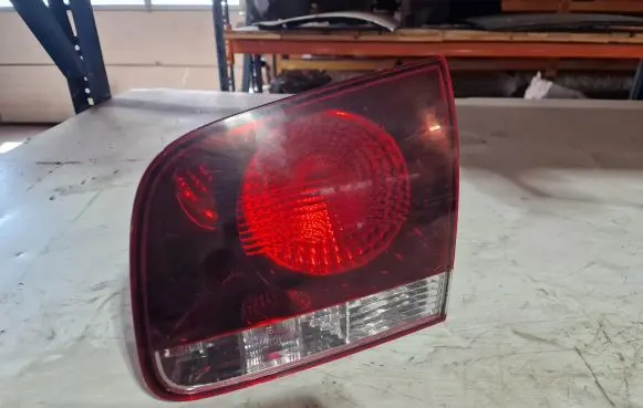 Volkswagen Touareg I Tailgate rear/tail lights