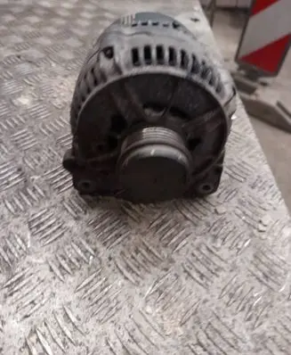 Volkswagen PASSAT B5 Generator/alternator 0123515008 028903028F