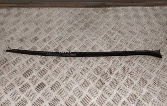 Audi Q3 8U Windshield trim 8U0854327