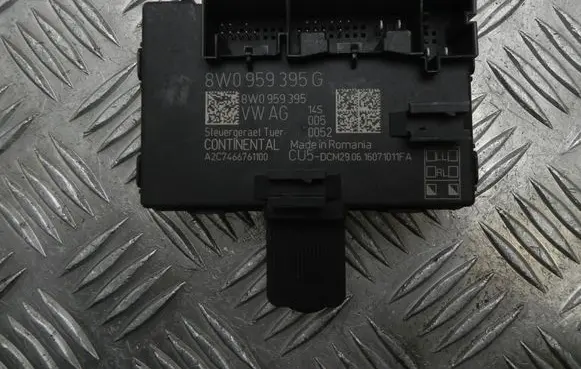 Audi A4 S4 B9 Door control unit/module 8W0959395G G4639