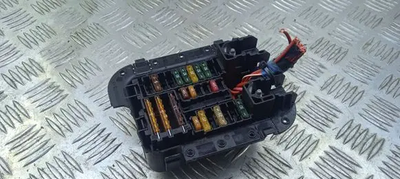 Mercedes-Benz C AMG W205 Fuse module A2225403150