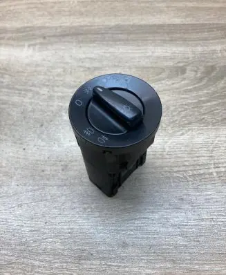 Volkswagen Golf IV Light switch 1C0941531A