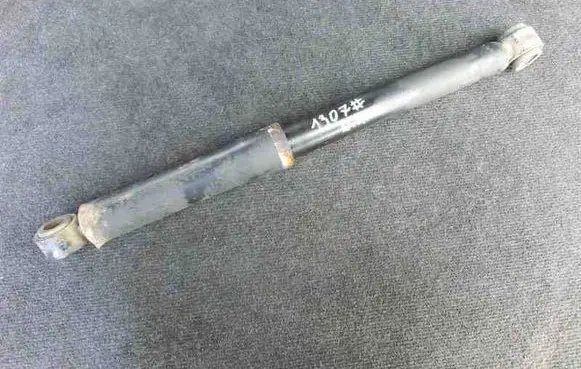 Toyota Hilux (AN10, AN20, AN30) Rear shock absorber/damper