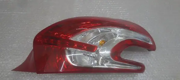 Peugeot 208 Rear/tail lights 9672628380