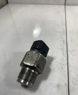 Fuel pressure sensor