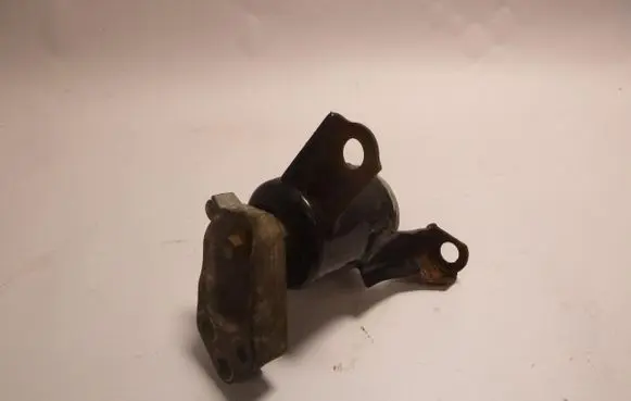 Ford Fiesta Engine mount vacuum valve 8V51-6F012-BJ