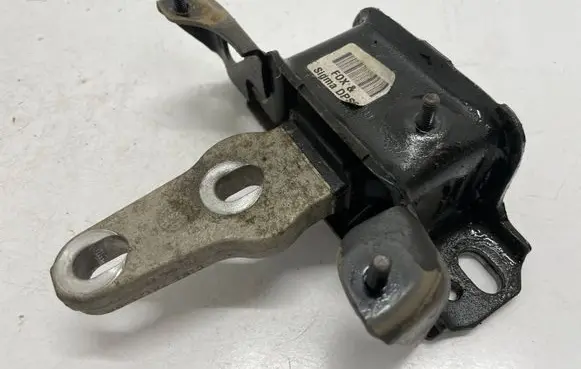Ford Fiesta Engine mount bracket