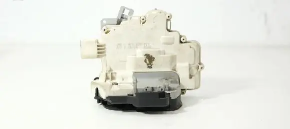 Audi A6 S6 C6 4F Rear door lock 4F0839015