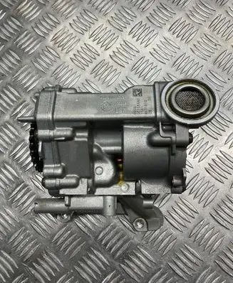 BMW 4 F36 Gran coupe Oil pump 8631810 0408 03158440