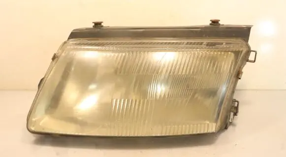 Volkswagen PASSAT B5 Headlight/headlamp