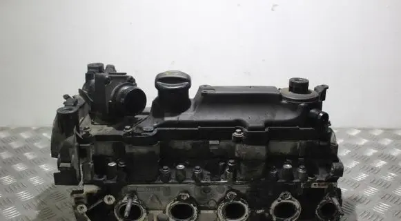 Peugeot 206+ Engine head 