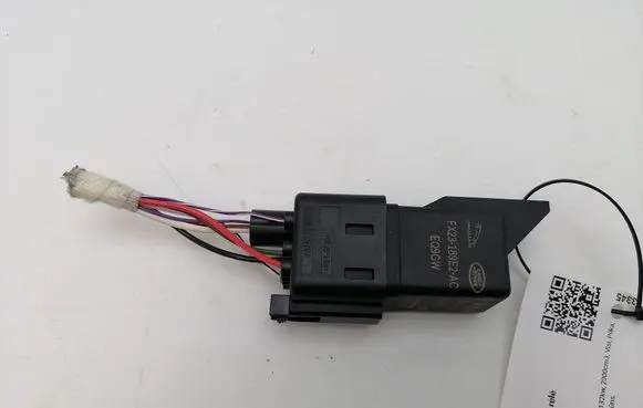 Jaguar F-Pace Glow plug pre-heat relay 0281003123 FX23189E2AC EQ9GW