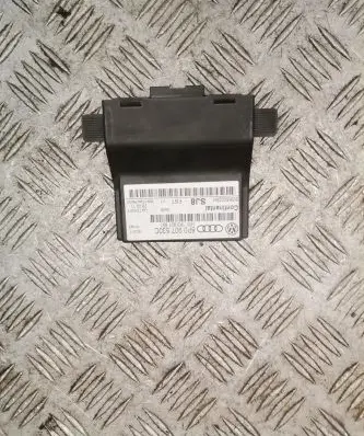 Audi A3 S3 8P Gateway control module 8p0907530c