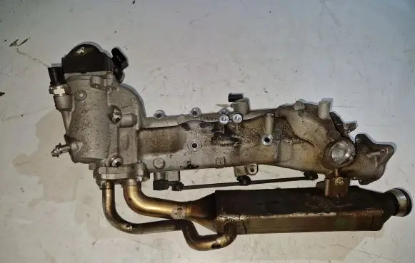 Mercedes-Benz E W212 Intake manifold LF00052