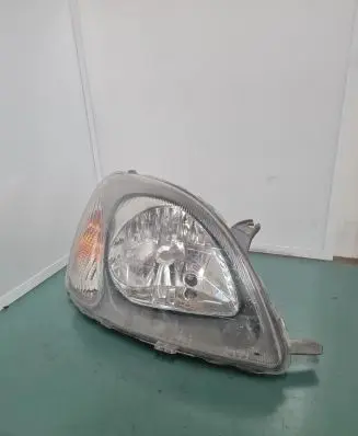 Toyota Yaris Headlight/headlamp 205729B