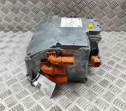 Voltage converter inverter