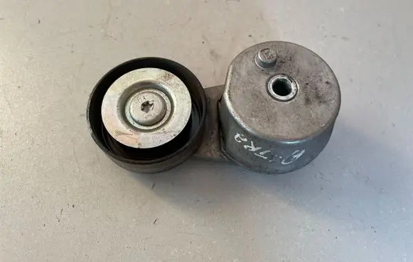 Opel Astra K Generator/alternator belt tensioner 12656315