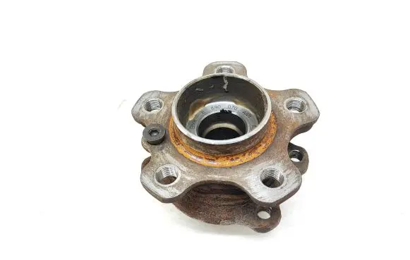 BMW 4 G22 G23 G24 G26 Rear wheel hub 6890070
