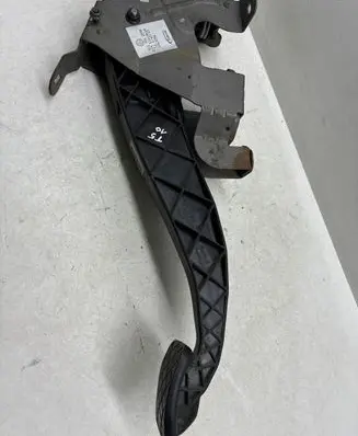 Volkswagen Transporter - Caravelle T5 Clutch pedal 7E1721059F 1063286 34210