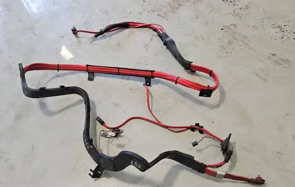 BMW 5 GT F07 Positive cable (battery) 9150984 10304410